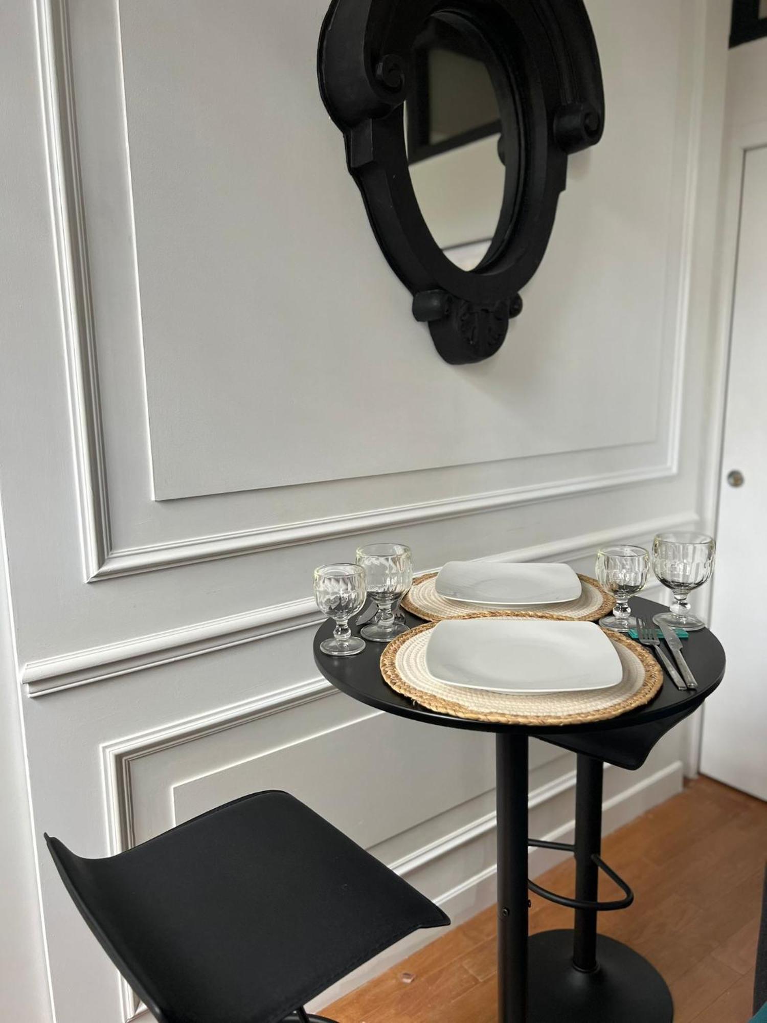 Un Studio Cosy Au Coeur De Paris 17 Batignolles , Monceau Exterior photo